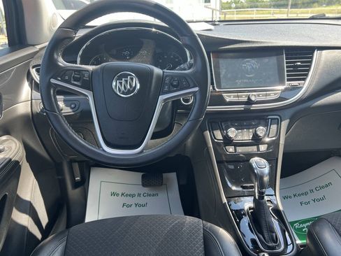 Used 2019 Buick Encore Sport Touring FWD image 9