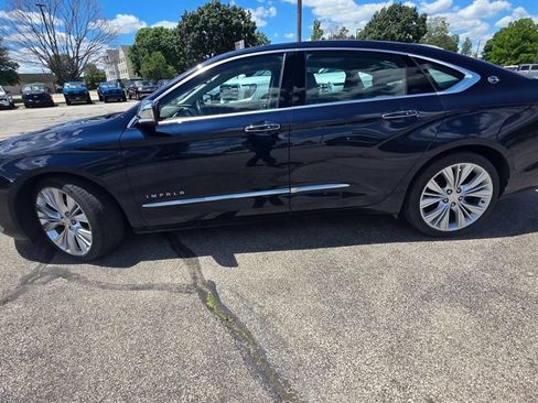Used 2017 Chevrolet Impala Premier w/ Enhanced Convenience Package FWD image 3