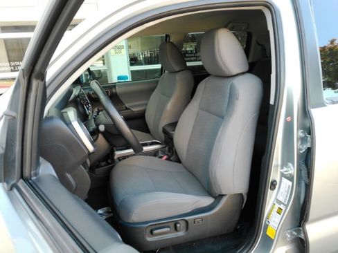 Used 2022 Toyota Tacoma SR5 image 17