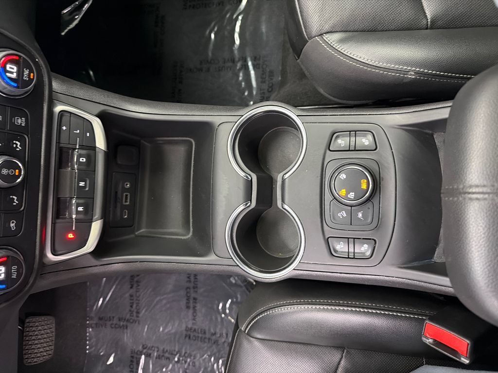 Used 2024 GMC Terrain SLT AWD/4WD image 31