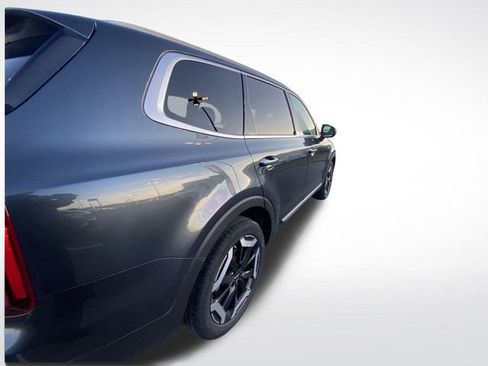 Certified 2024 Kia Telluride S w/ S Sunroof Package image 10