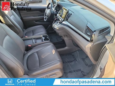 Certified 2023 Honda Odyssey Touring image 24