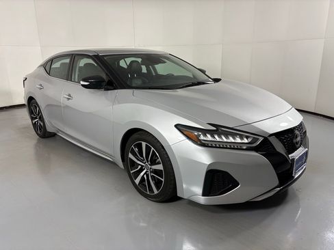 Used 2023 Nissan Maxima SV w/ Floor Mat Group image 2