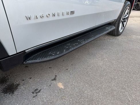 Used 2022 Jeep Wagoneer Series II w/ Premium Group I RWD image 16