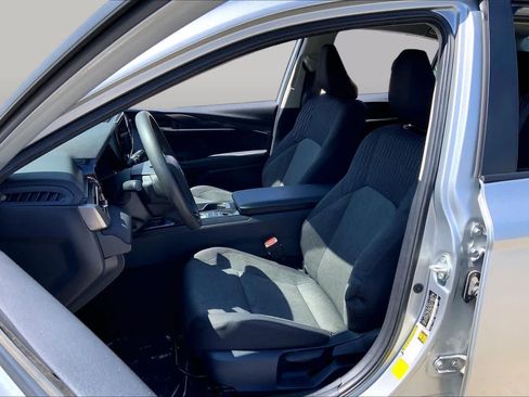 Used 2025 Toyota Camry LE FWD image 8