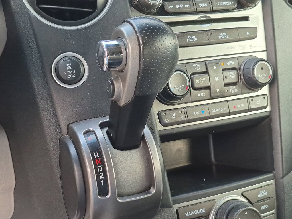 Used 2015 Honda Pilot Touring image 26