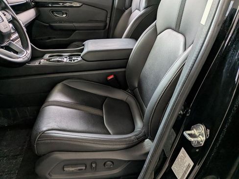 Certified 2024 Honda Pilot Touring image 16