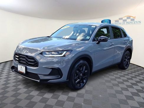 Used 2024 Honda HR-V Sport image 3
