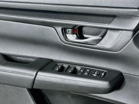 Used 2025 Honda CR-V LX image 15