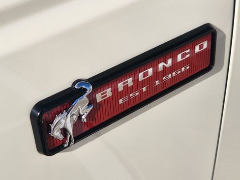 New 2026 Ford Bronco Outer Banks w/ Sasquatch Package AWD/4WD image 8