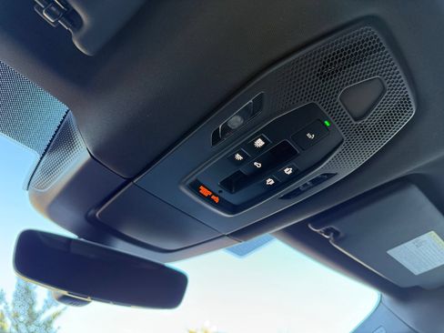 New 2025 Porsche Macan 4S Electric AWD/4WD image 17