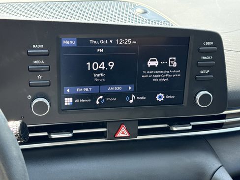 Certified 2024 Hyundai Elantra SE image 22