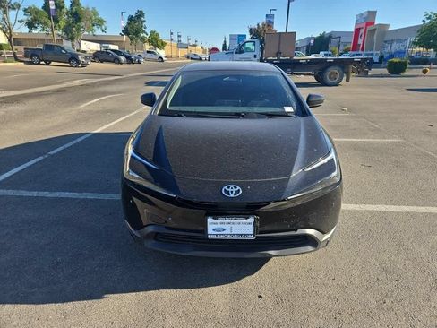 Used 2023 Toyota Prius LE FWD image 2