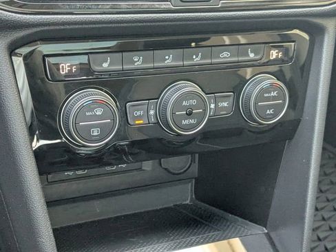 Used 2022 Volkswagen Taos SEL image 20