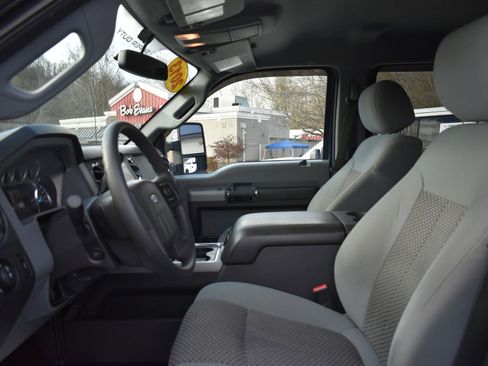 Used 2013 Ford F250 XLT w/ XLT Premium Pkg image 17
