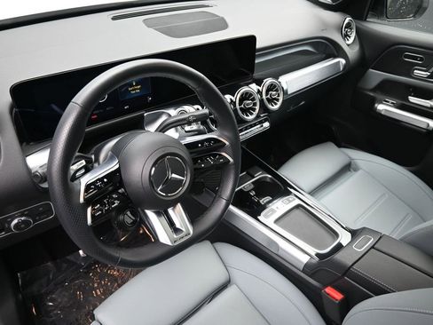 Used 2025 Mercedes-Benz GLB 35 AMG 4MATIC image 21