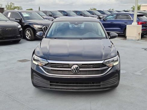 Used 2023 Volkswagen Jetta SE image 9