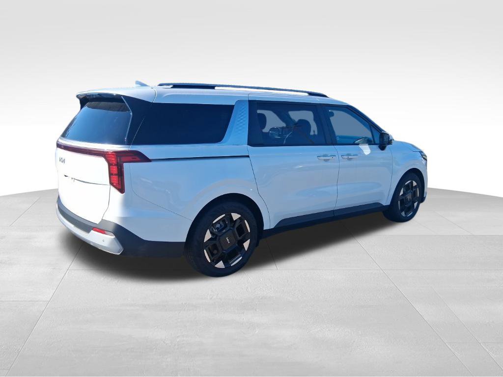 Certified 2026 Kia Carnival EX FWD image 6