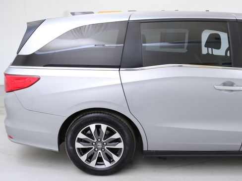 Used 2023 Honda Odyssey EX-L image 10