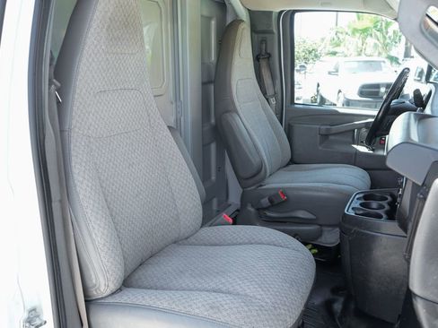 Used 2022 Chevrolet Express 3500 w/ Power Convenience Package RWD image 31