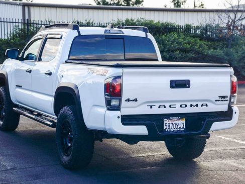 Used 2022 Toyota Tacoma TRD Off-Road image 5