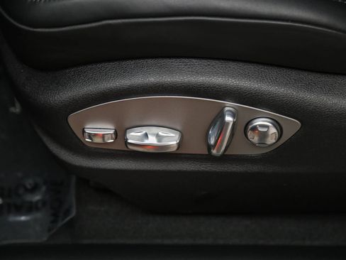 Certified 2026 Porsche Macan AWD/4WD image 25