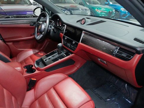 Used 2022 Porsche Macan GTS AWD/4WD image 35