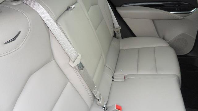 Used 2019 Cadillac XT4 Luxury w/ Cold Weather Package FWD image 31