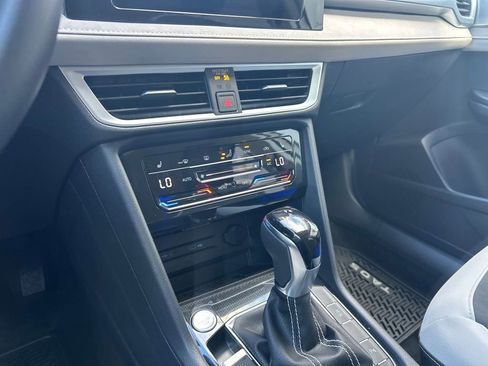 New 2026 Volkswagen Taos SE image 53