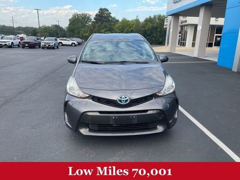 Used 2017 Toyota Prius V Four image 2