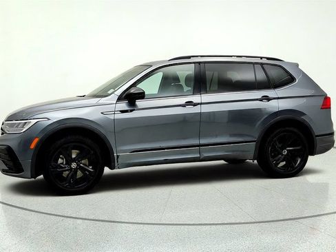 Used 2023 Volkswagen Tiguan SE R-Line FWD image 8