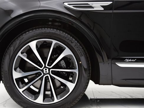 Certified 2021 Bentley Bentayga Plug-In Hybrid AWD/4WD image 38