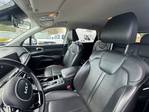 Used 2024 Kia Sorento S image 22