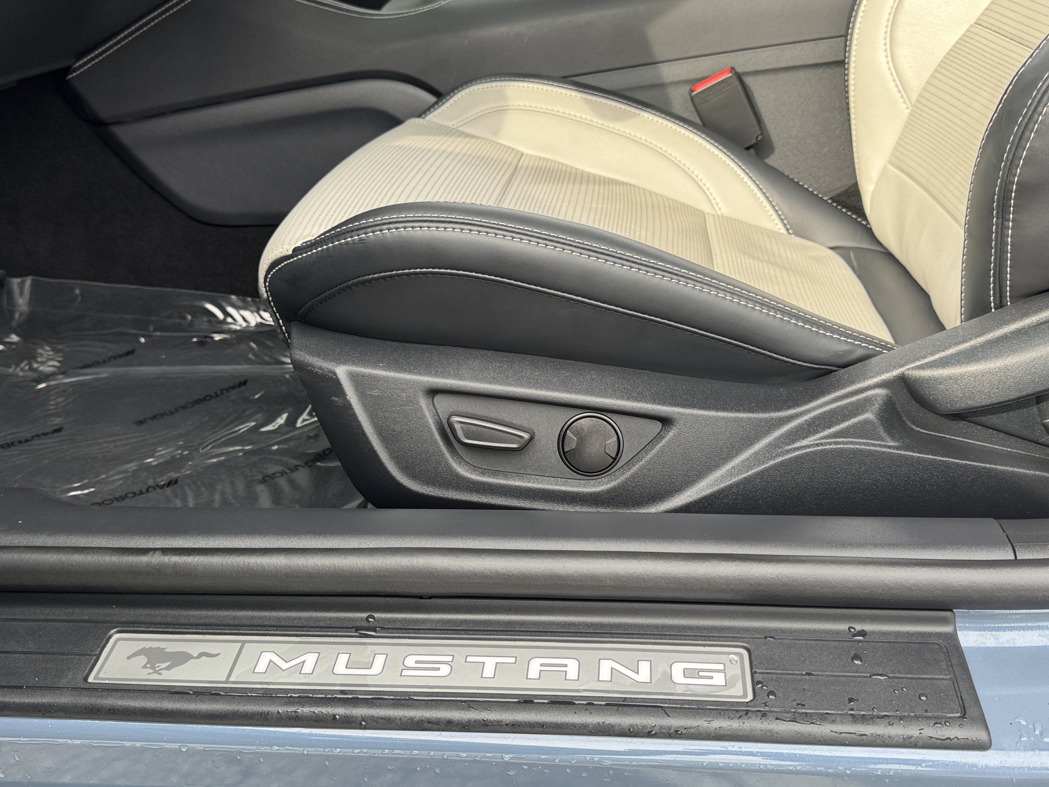 Used 2025 Ford Mustang GT Premium RWD image 32