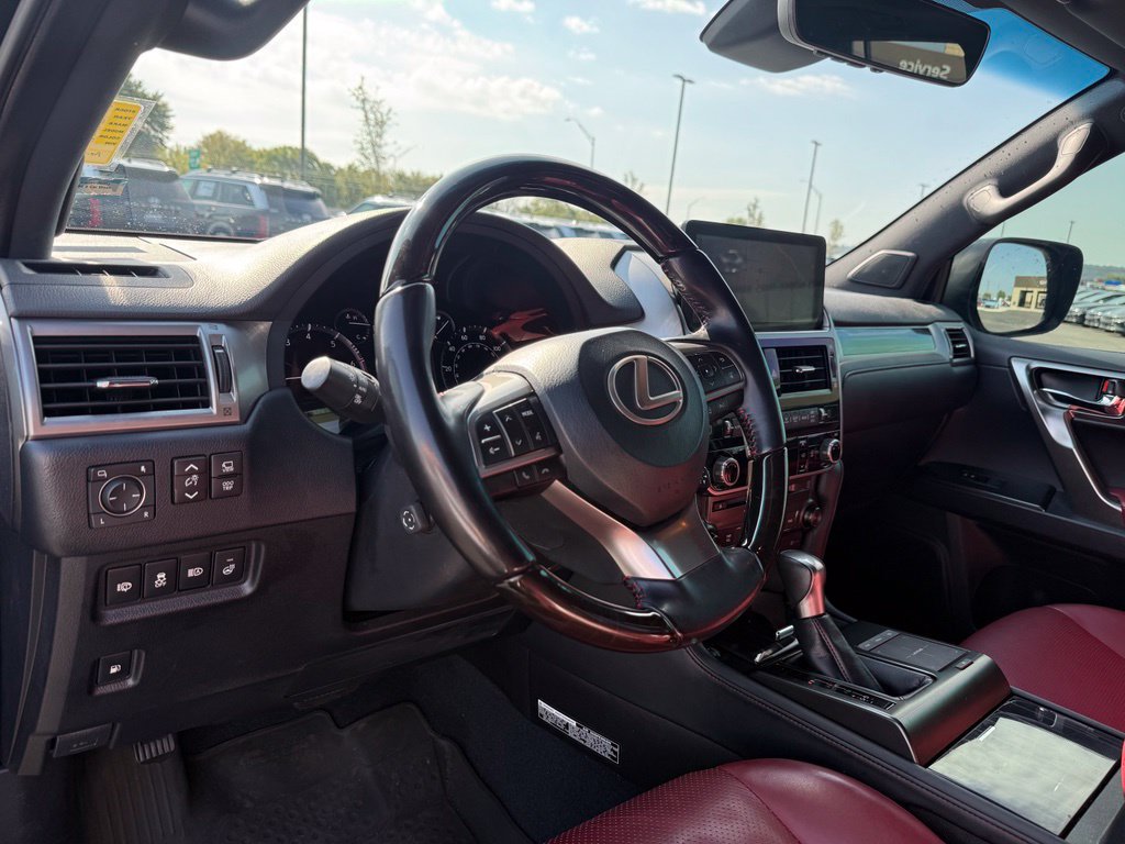 Used 2023 Lexus GX 460 Luxury w/ Sport Design Package AWD/4WD image 11