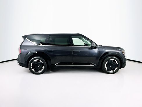 Used 2024 Kia EV9 Land AWD/4WD image 10