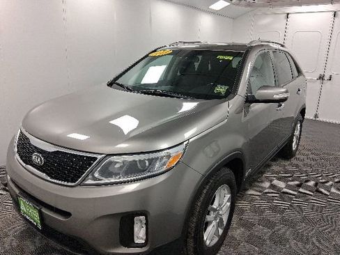 Used 2015 Kia Sorento LX AWD/4WD image 3