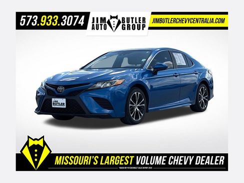 Used 2019 Toyota Camry SE FWD image 1