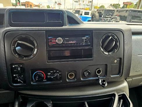 Used 2011 Ford E-350 and Econoline 350 XLT image 16