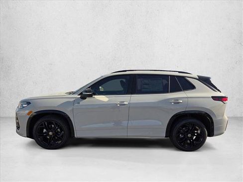 New 2026 Volkswagen Tiguan SE R-Line FWD image 5