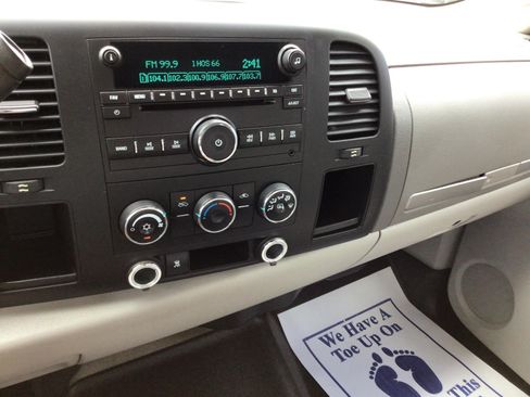 Used 2010 GMC Sierra 1500 SLE w/ Power Pack Plus RWD image 19
