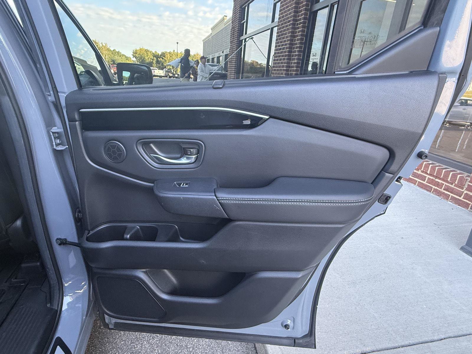 Used 2025 Honda Pilot Touring image 25