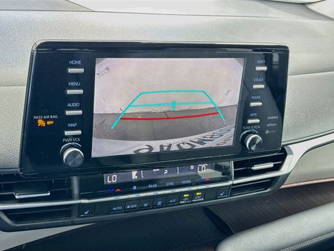 Used 2022 Toyota Sienna XLE AWD/4WD image 10