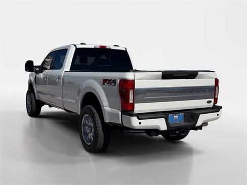 Used 2022 Ford F250 Platinum w/ FX4 Off-Road Package image 3