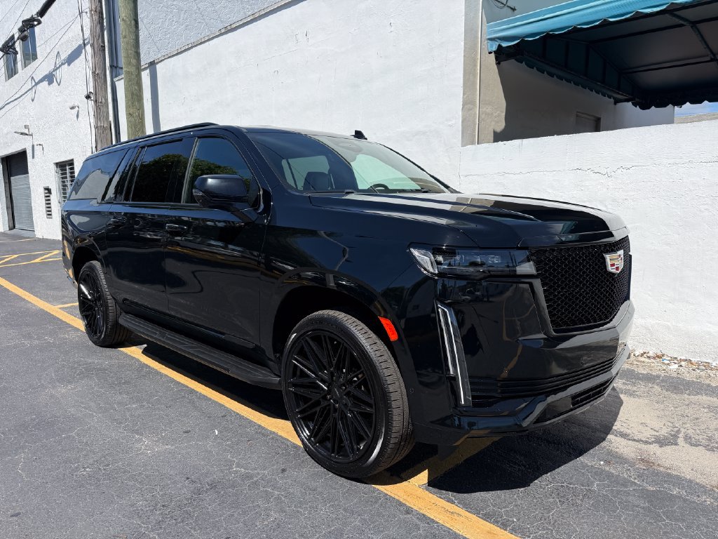 Used 2022 Cadillac Escalade ESV Sport RWD image 8