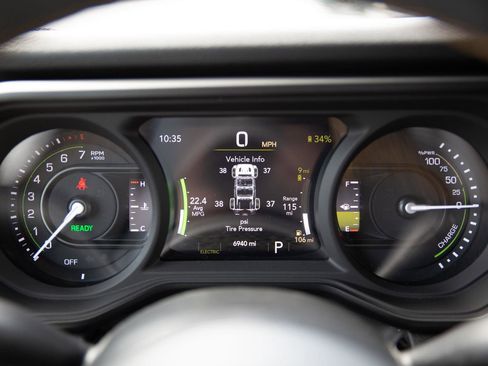 Used 2024 Jeep Wrangler Unlimited w/ Convenience Group AWD/4WD image 11