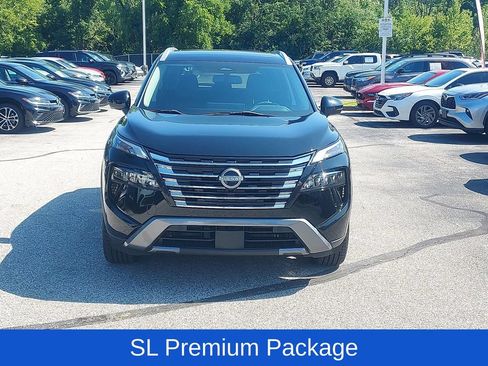 Used 2024 Nissan Rogue SL w/ SL Premium Package AWD/4WD image 2