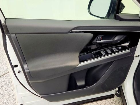 Used 2024 Subaru Solterra image 10