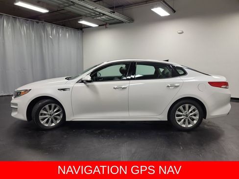 Used 2016 Kia Optima EX w/ Premium Package image 6