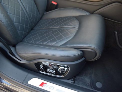 Used 2015 Audi S8 image 49